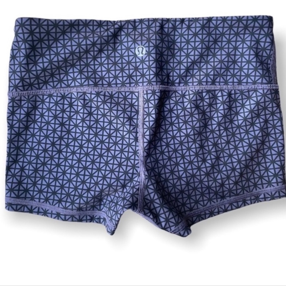Lululemon boogie shorts pocket great for running swimming lounge ass like NEW